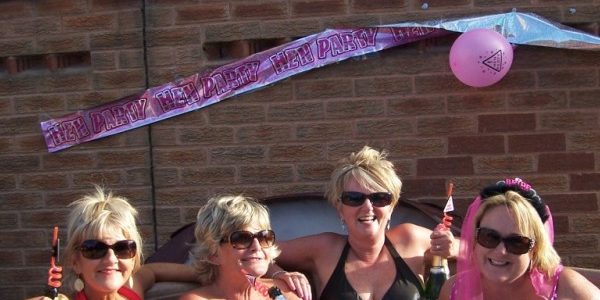 hen-hot-tub-party-swindon